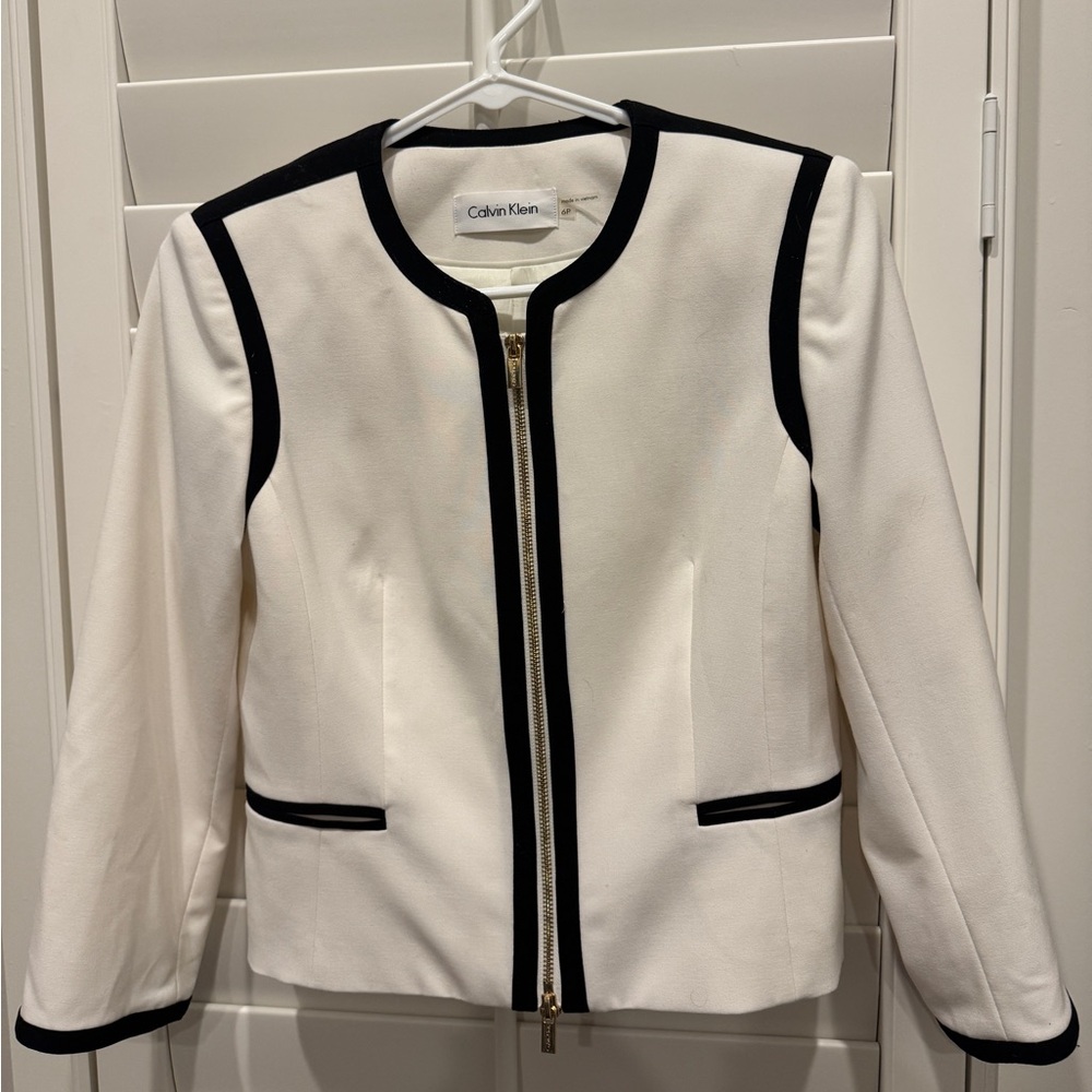 Calvin Klein dress blazer. Size 6p
